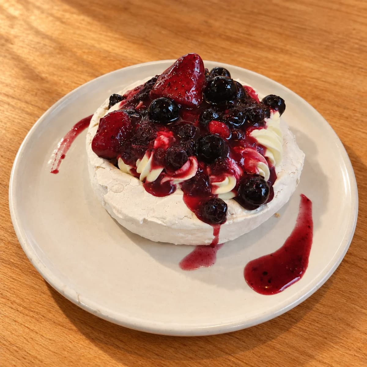 Pavlova de frutos rojos