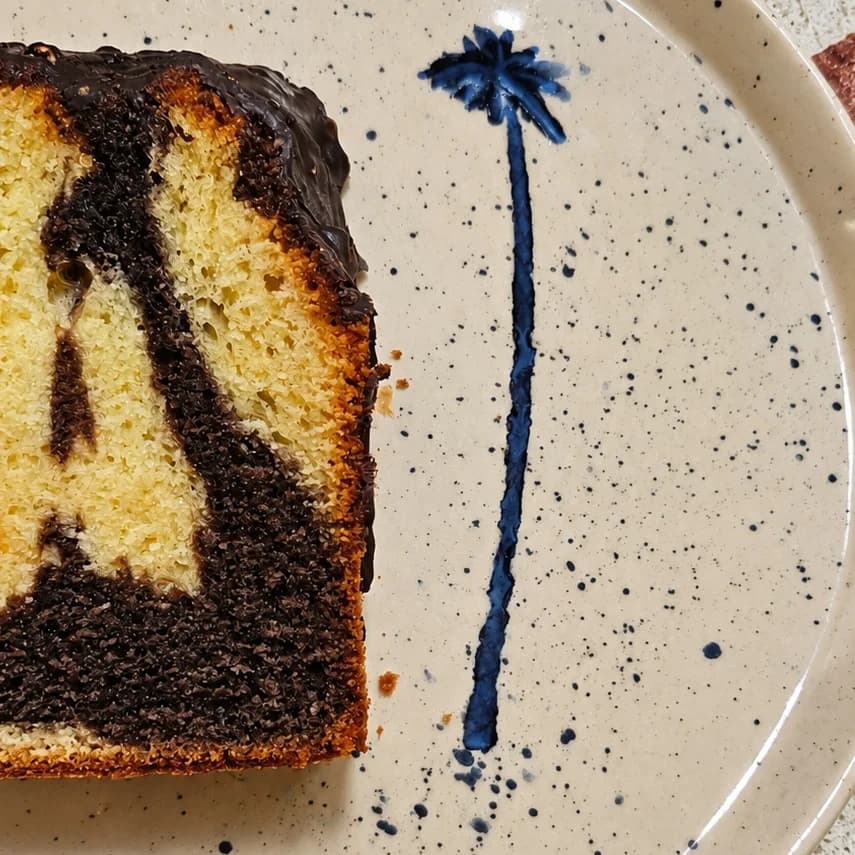 Pudim de mármore com chocolate e amendoim