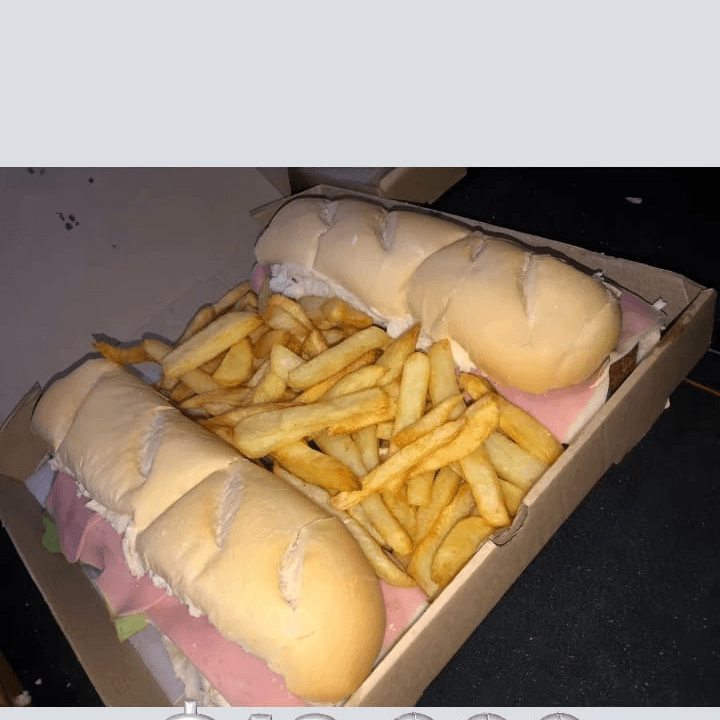 2 sanduíches + batatas fritas para compartilhar