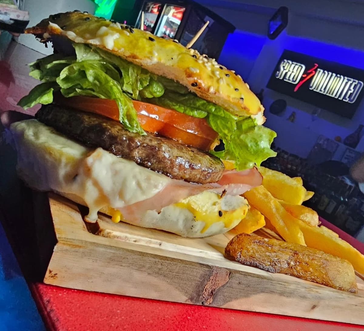HAMBURGUESA COMPLETA