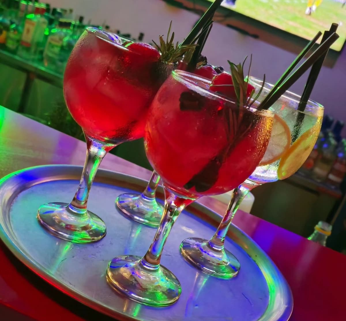 GIN TONIC