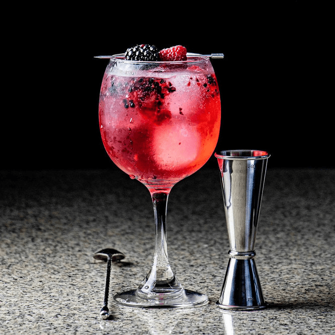 gin & tonic - tanqueay C/ Frutos Rojos