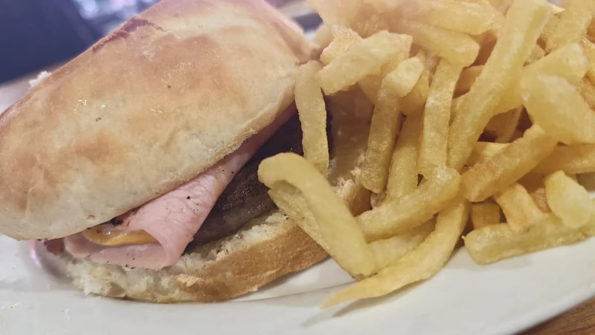 Opción 3 - Hamburguesa con jamón y queso