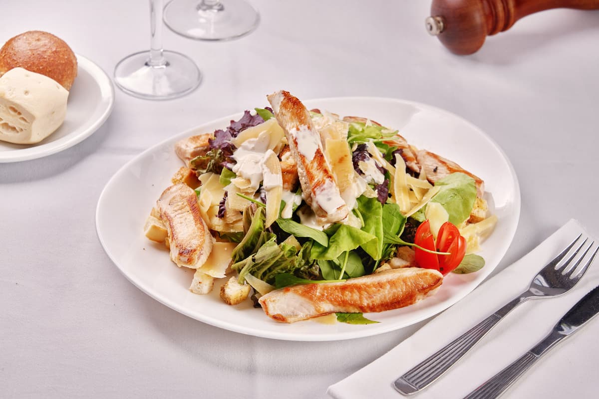 Ensalada Caesar con pollo