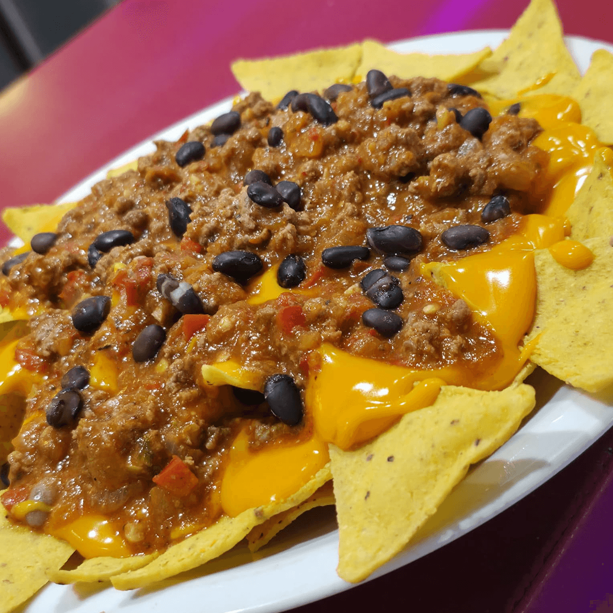 NACHOS CON FRIJOLES